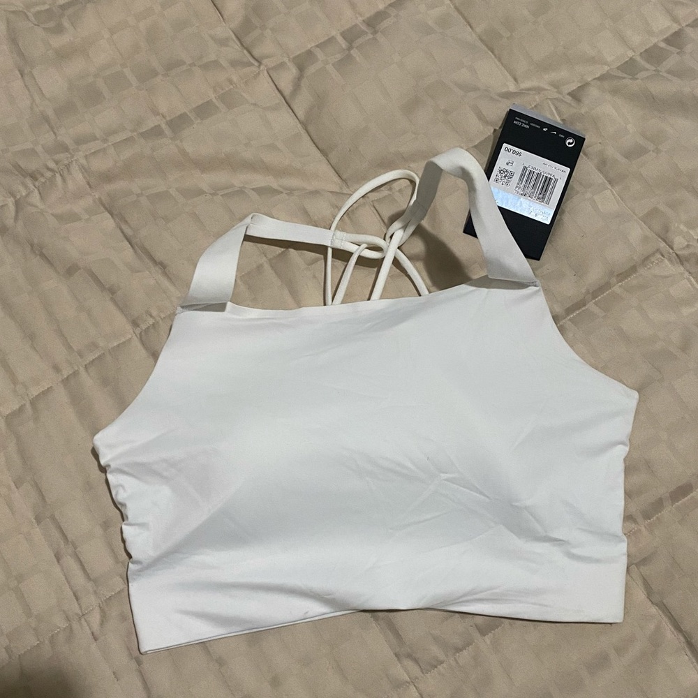 Nike women’s bra color white size M
